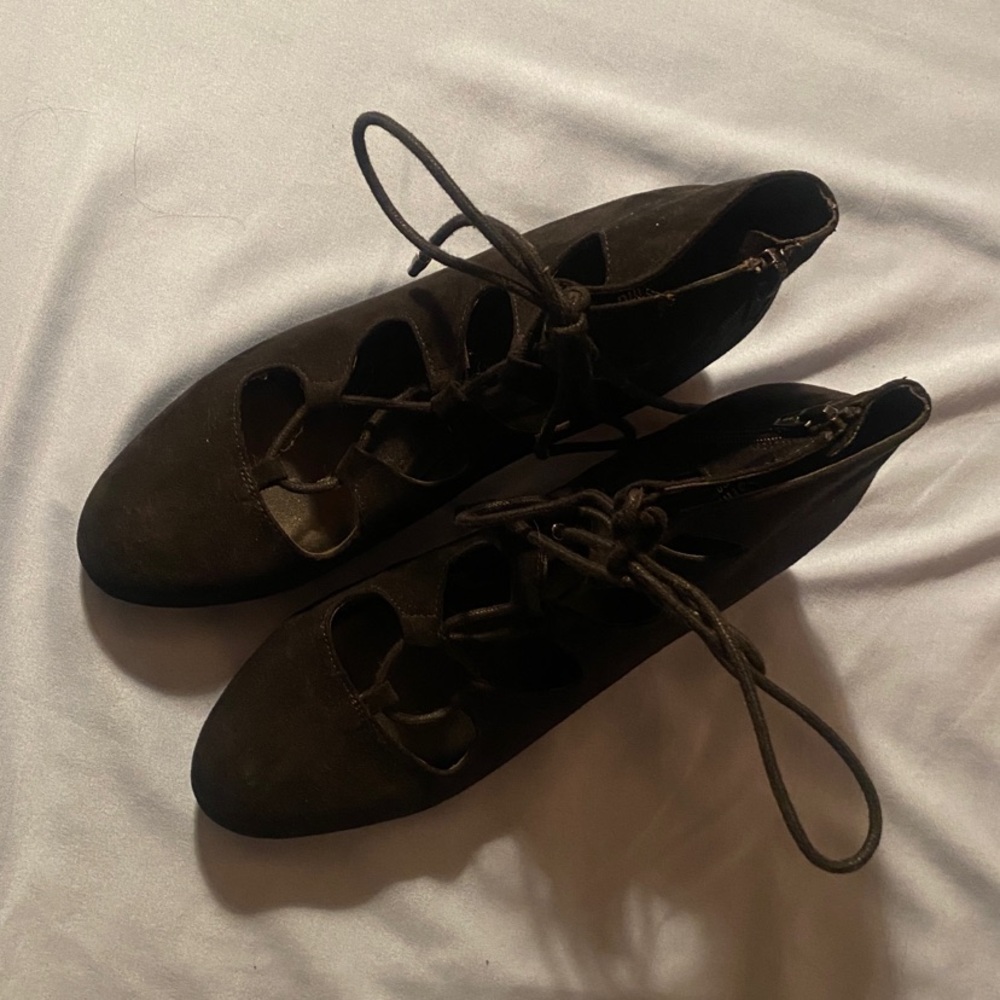 Women's Black Lace-Up Flats